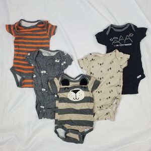 5 set of Onsies Size:0-3 Mos